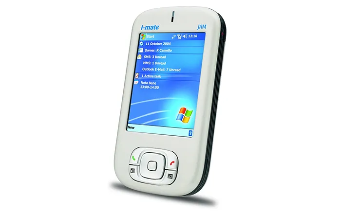 ویندوز موبایلهای اولیه شباهت ظاهری زیادی با ویندوز دسکتاپ همان زمان داشتند