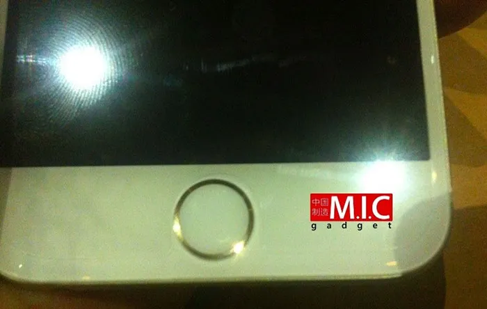 Apple-iPhone-6s-allegedly-snapped-by-old-Foxconn-employees