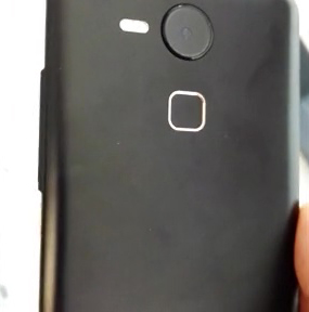 Earlier-leaked-alleged-Nexus-5-images (1)