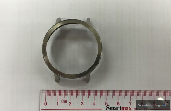 Leaked-images-of-the-Motorola-Moto-360-sequel-and-the-casing-for-the-timepiece (4)