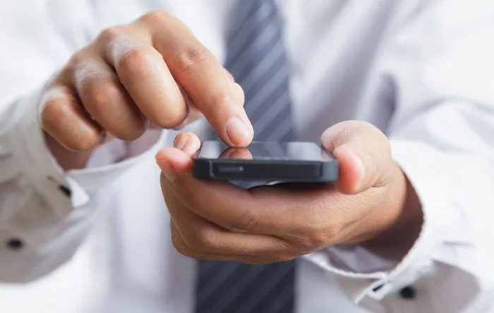 7--Playing-on-your-phone-during-meetings