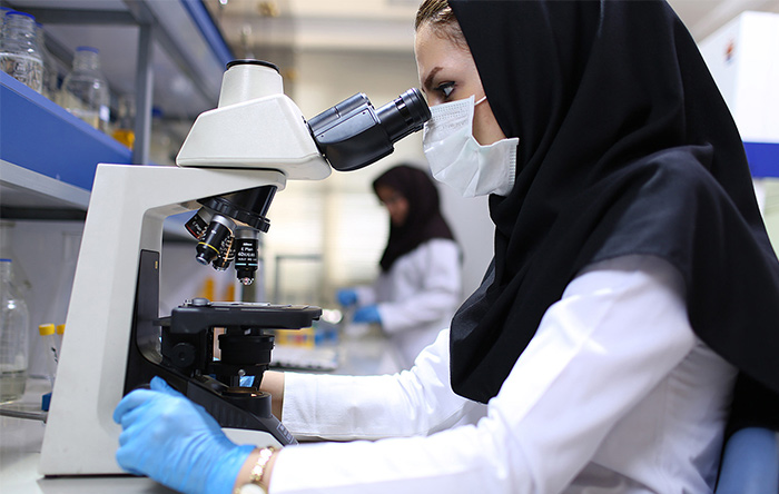 خانم‌ها بخش بزرگی از جامعه‌ی علمی ایران را تشکیل داده‌اند
