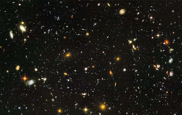 در جهان قابل مشاهده‌ی ما صدها میلیارد کهکشان وجود دارد