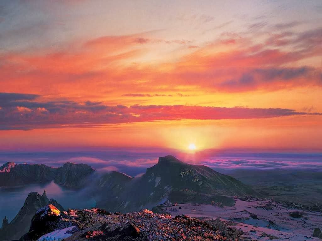 17-this-is-mt-paekdus-sunrise-paekdu-is-an-active-volcano-that-borders-north-korea-and-china