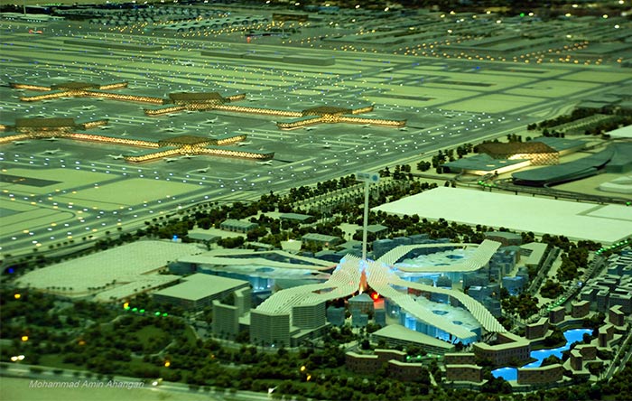 برنامه‌ی عظیم امارات برای گسترش فرودگاه بین‌المللی خود جهت باقی ماندن به عنوان هاب پروازی منطقه