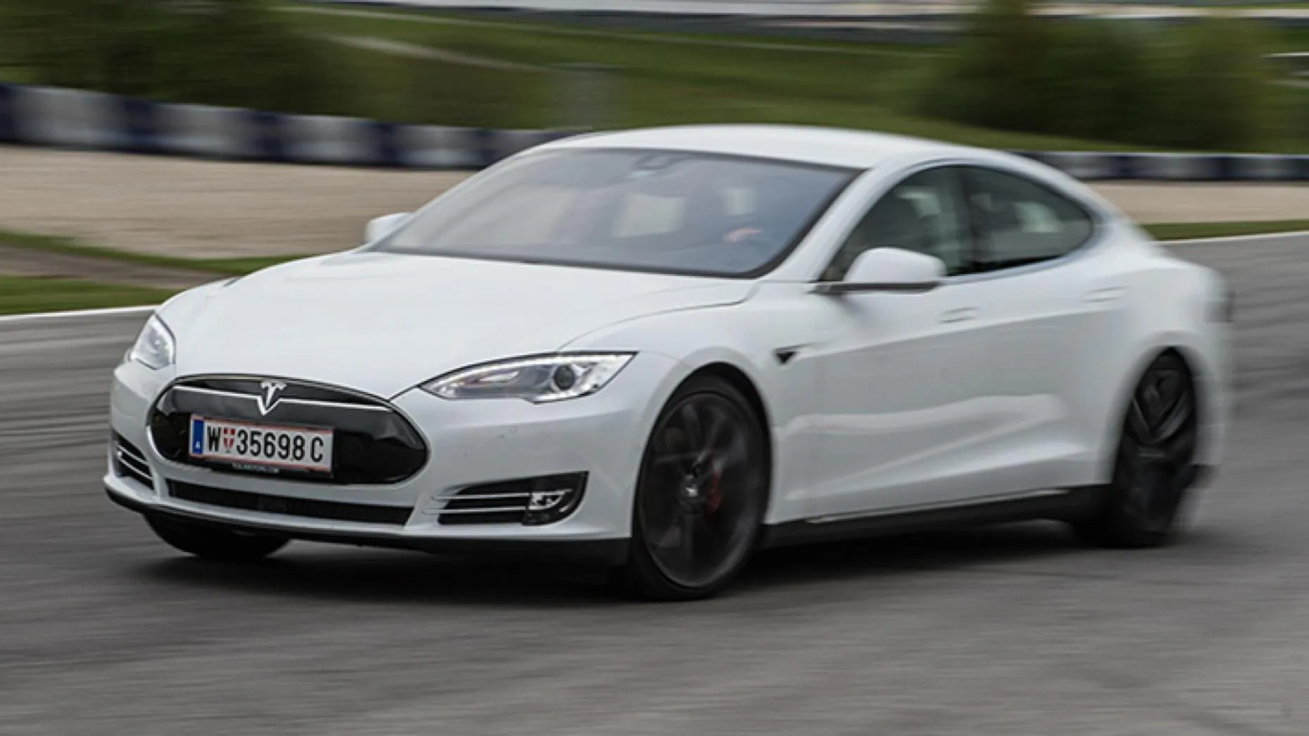 13-Tesla Model S P85D 691bhp, 155mph