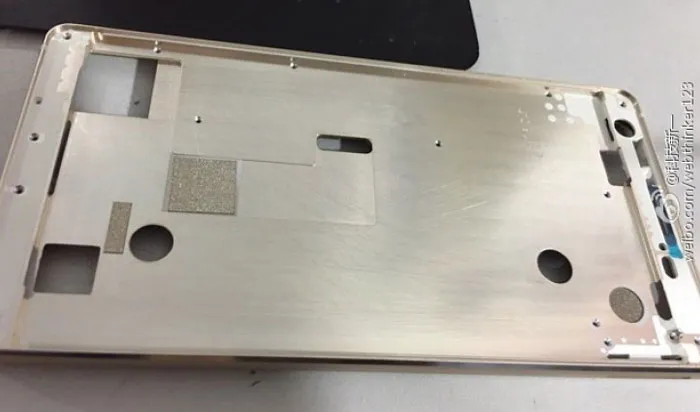 Samsung_Galaxy_S7_Body_02