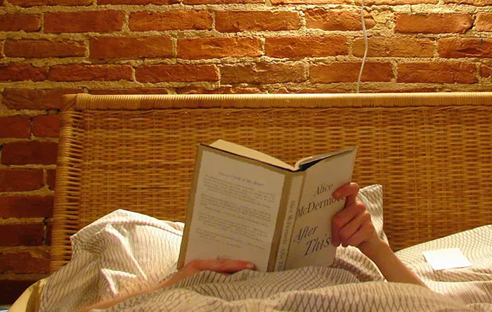 تنها 6 دقیقه مطالعه پیش از خواب، تا 68 درصد از استرس انسان کم می‌کند.