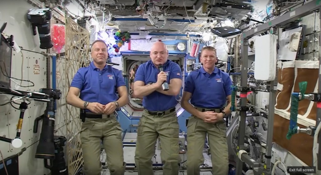 astronauts-space-station-new-year