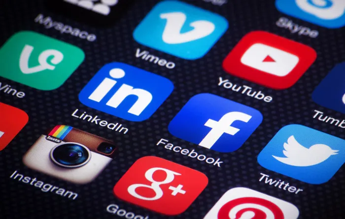 اپلیکیشن های اجتماعی