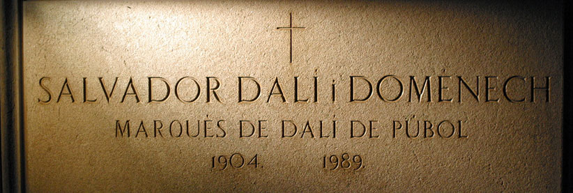 Salvador_Dali_Crypt_in_Figueres