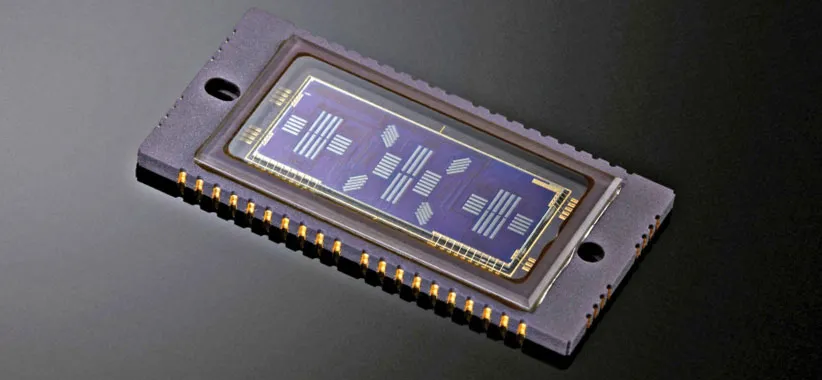 ۰۳ - دوربین کانن 5DS