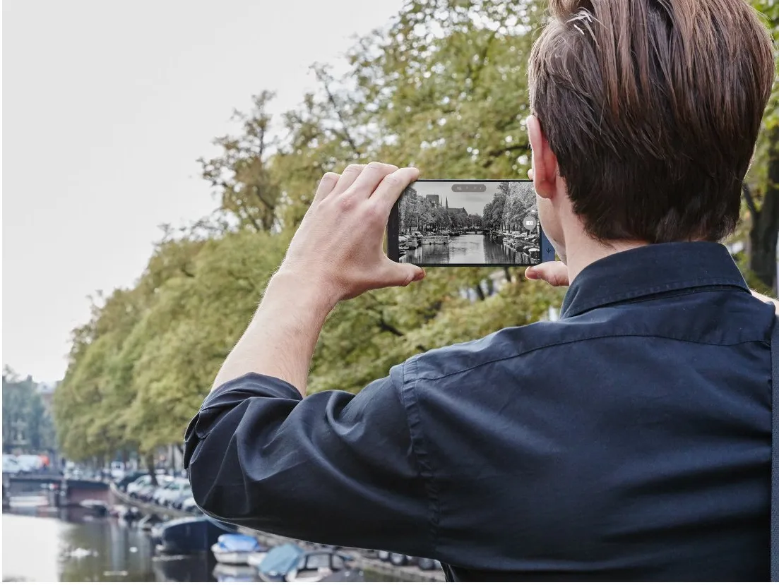 microsoft-said-to-be-working-on-a-phone-powered-by-a-intel-laptop-class-processor-1