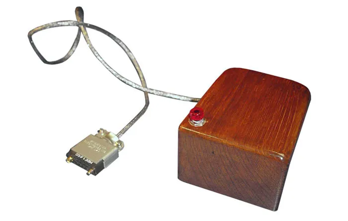 When and Who invented the first Computer Mouse_02