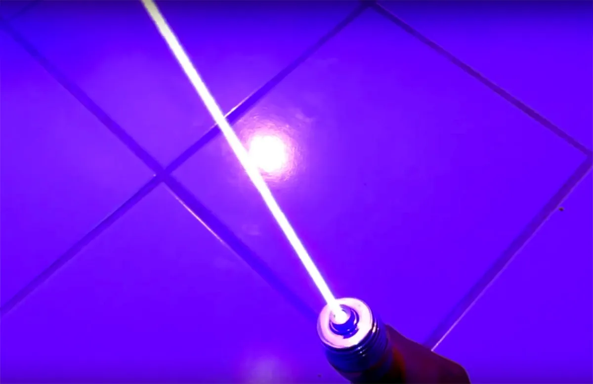 2-homemade-laser-lightsaber-1