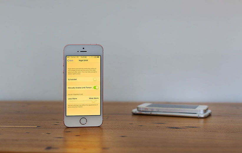 اپل نایت شیفت - آیفون SE
