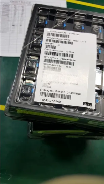 Picture-purportedly-shows-a-tray-of-camera-modules-for-the-iPhone-7