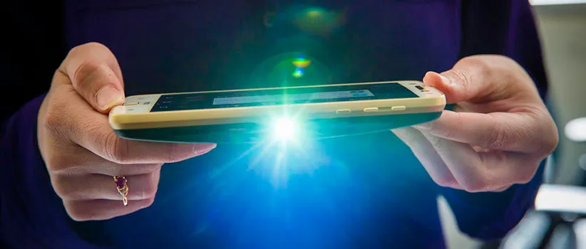 گوشی ماژولار - Moto Z