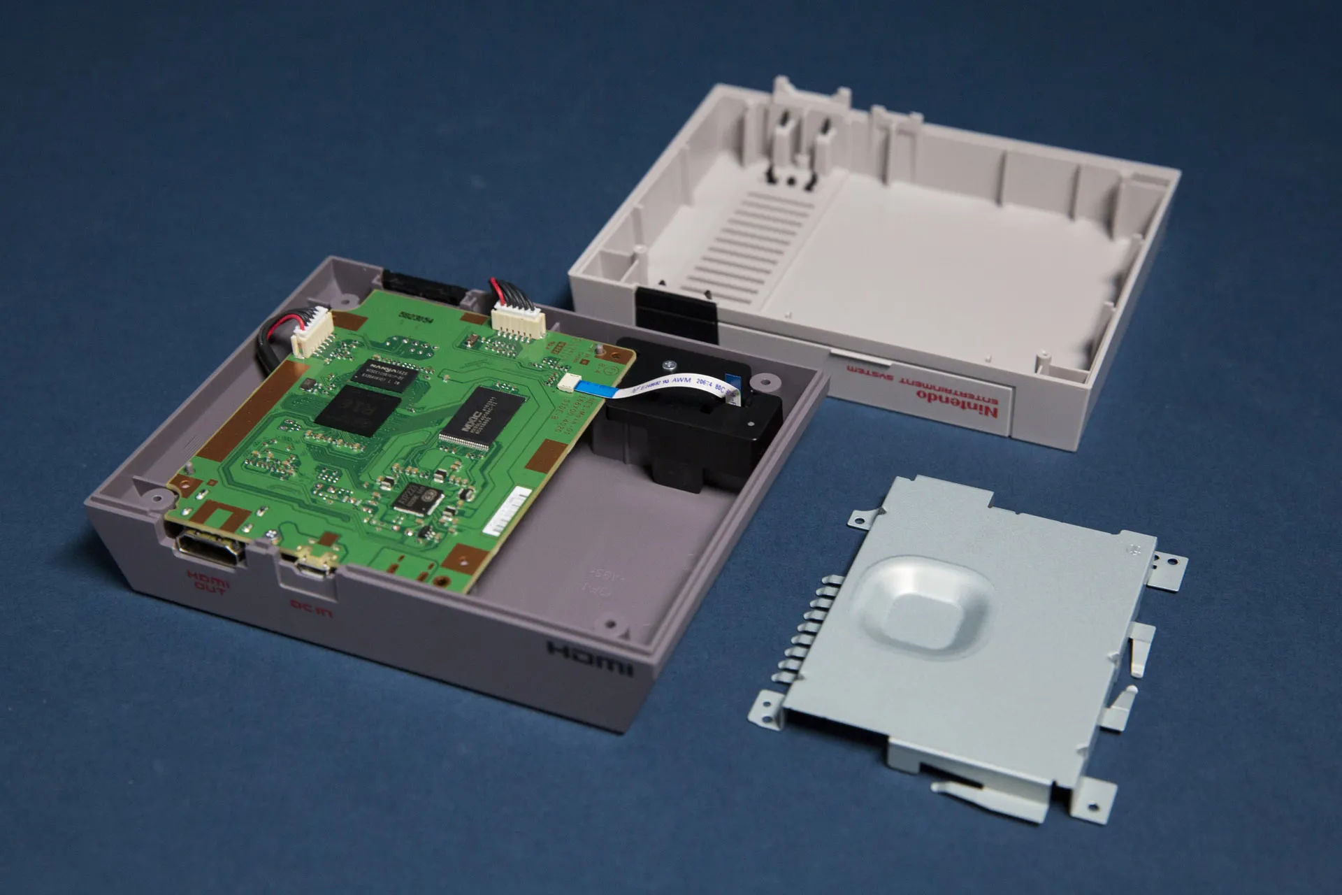 NES Classic Teardown Polygon (9)