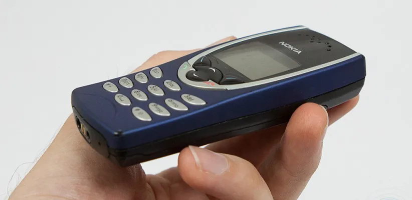 گوشی موبایل نوکیا 8210