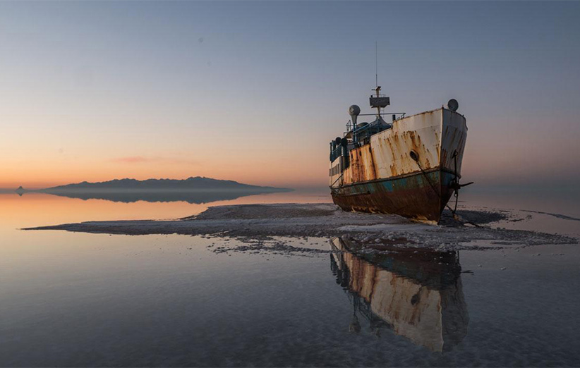 دریاچه‌ی ارومیه مشهورترین نمونه از خشک شدن تالاب‌ها در میان ایرانیان است.