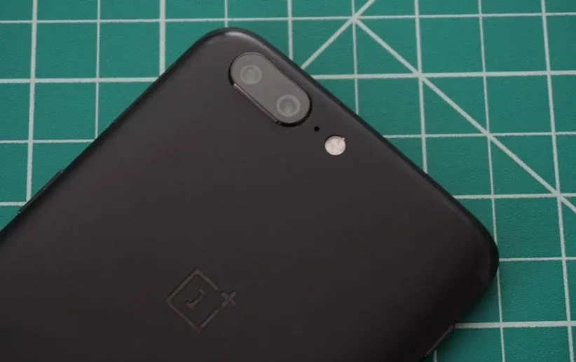 دوربین دوگانهی وانپلاس ۵