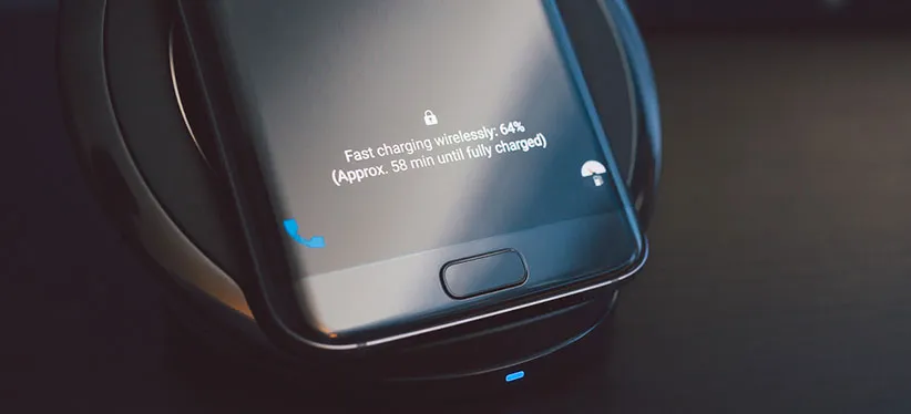 7 هدیه ارزان برای گجت‌بازها - شارژر بی سیم