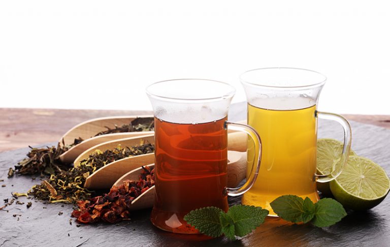 چای سبز یا چای سیاه؛ کدام سالم‌تر است؟
