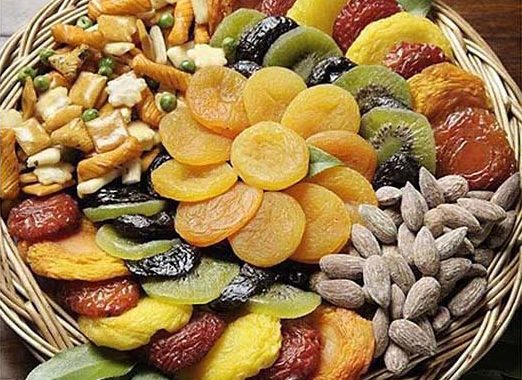 سفره آرایی شب یلدا برای عروس