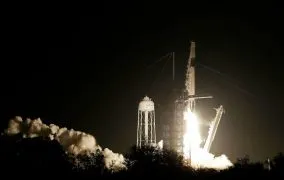 دراگون سرنشین‌دار