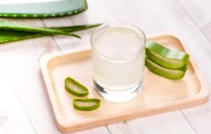 شربت آلوئه ورا خانگی طبیعی و پر خاصیت را چگونه تهیه کنیم؟ 4 7 خاصیت و کاربرد شگفت انگیز آلوئه ورا