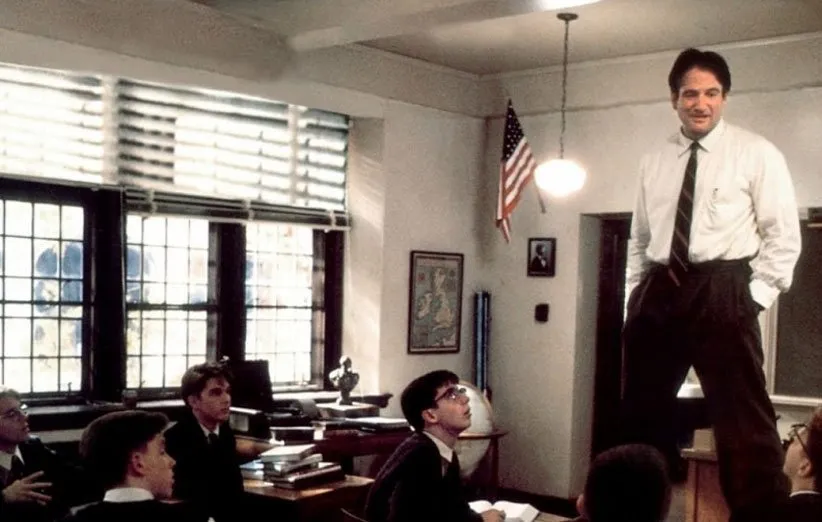 انجمن شاعران مرده