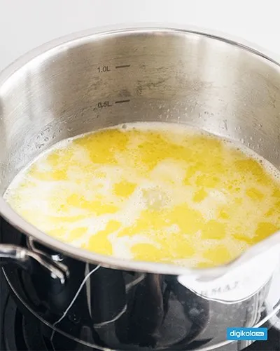 نان خامه ای به روش قنادی