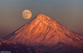 طلوع ماه کامل قله دماوند