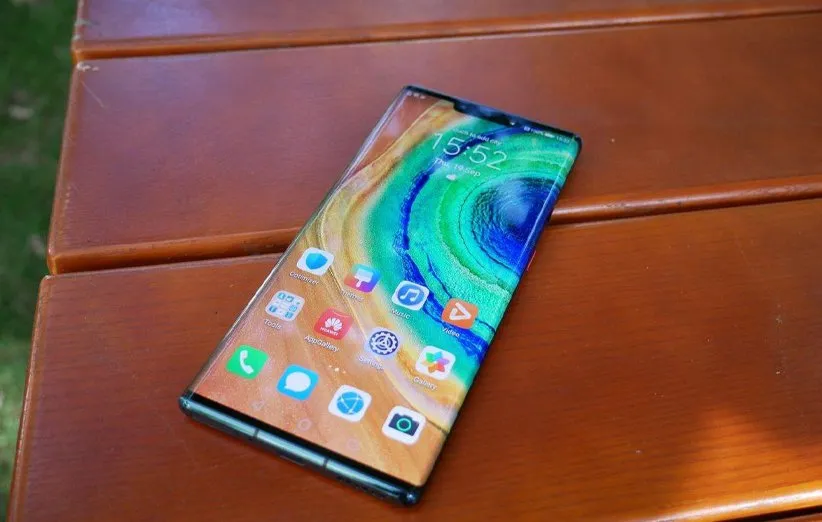 ویدئوی تست مقاومت هواوی میت ۳۰ پرو