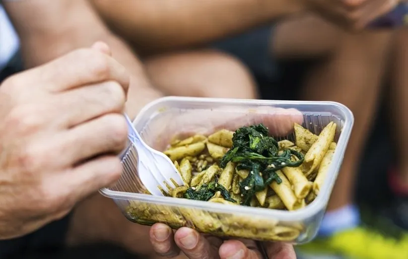 خوردن ماکارونی در صبحانه