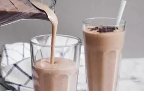 طرز تهیه اسموتی قهوه و موز