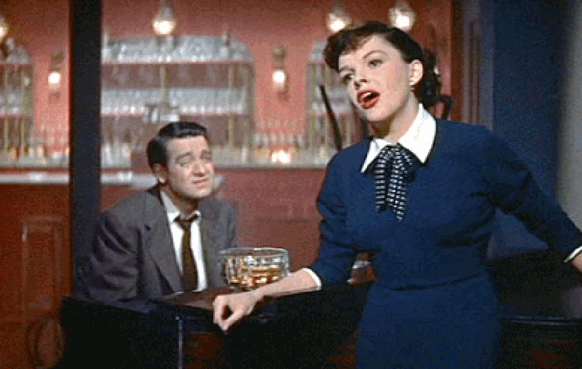 ستاره ای متولد شده است