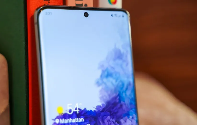 دوربین سلفی گلکسی اس 20 اولترا