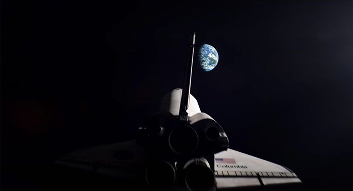 نمایی از شاتل فضایی کلمبیا در تیزر فصل دوم برای همه‌ی بشریت اپل