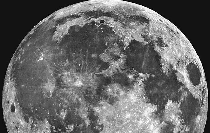 نمای نزدیک ماه