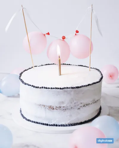 کیک تولد خامه‌ای