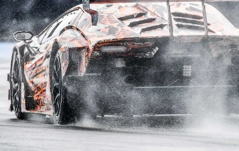 لامبورگینی SCV12