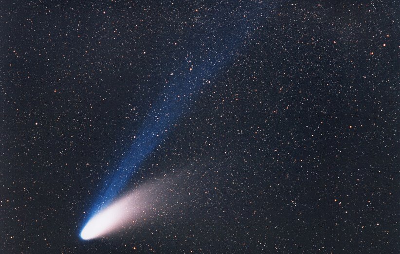 دم یونی و دم غباری دنباله‌دار هیل باپ