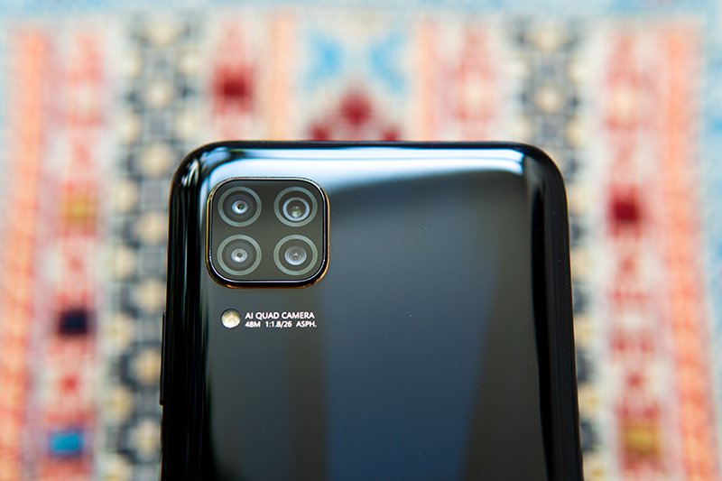 تصویری از بخش پشتی و ماژول دوربین هواوی نوا 7i