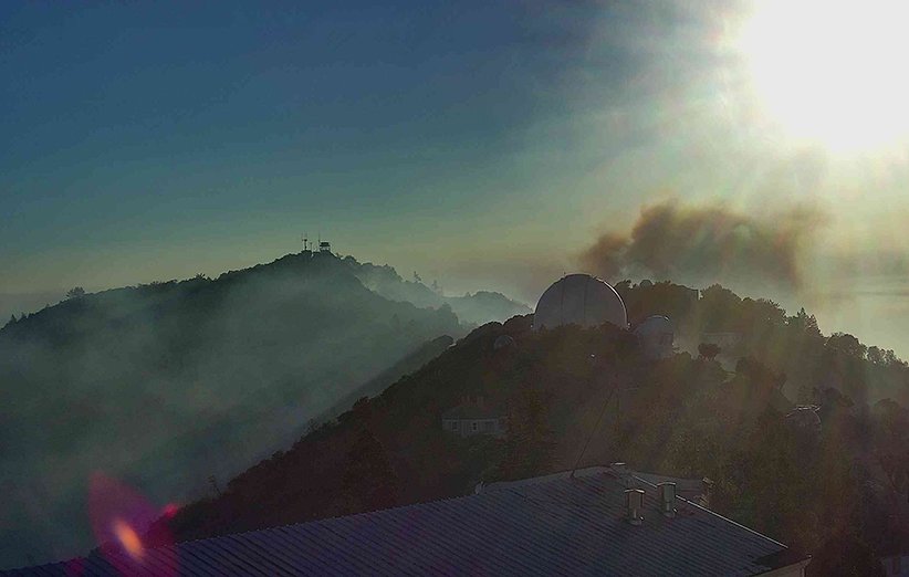 رصدخانه‌ی لیک کالیفرنیا در آتش