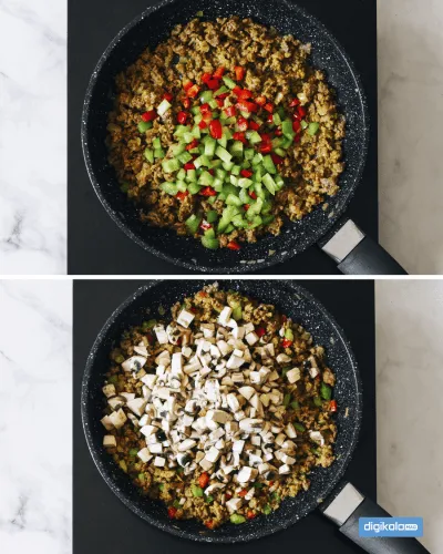 اضافه کردن فلفل دلمه‌ای و قارچ به گوشت