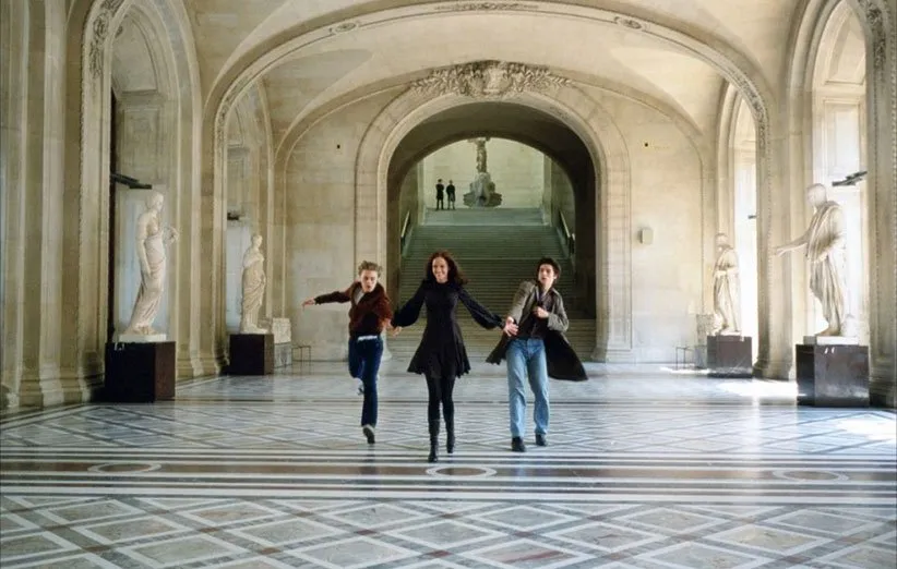 نمایی از فیلم رویابینها در شهر پاریس