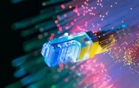 اینترنت پر سرعت فیبر نوری