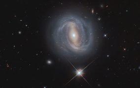 کهکشان مارپیچی میله‌ای NGC 4907